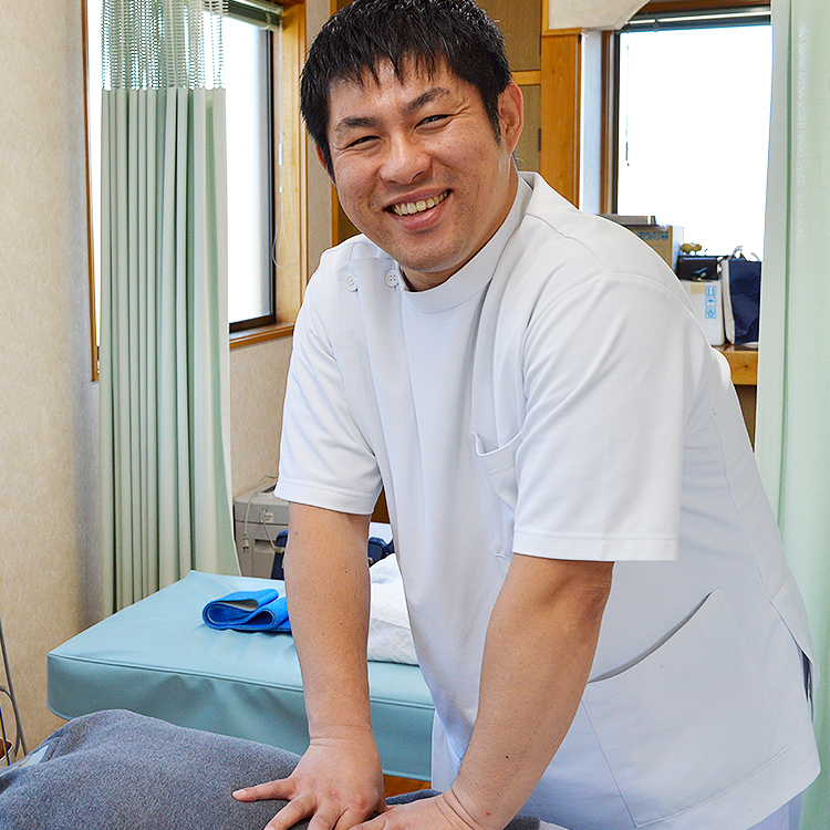 茨城県古河市の田島鍼灸接骨院の代表先生　交通事故の怪我お任せください！